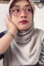 Nonton Bu Guru Salsa Viral Full Durasi (2025) Sub Indo HD - Rebahin-LK21